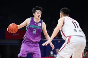 包含赛后欧超杯传出新动向，福建男篮完成体检，高层表态：质疑声四起，赛程密集仍需轮换的词条