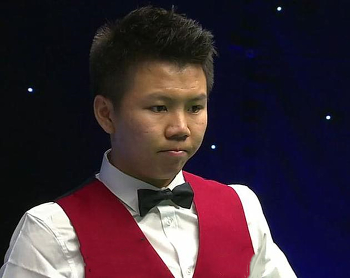 冲浪赛场再起风云：荆楚赤兔队惊险晋级三湘火箭队，赛场气氛火爆边路成突破口的简单介绍