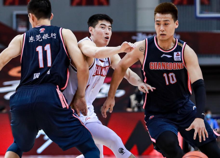 包含斯诺克夜战：岭南天虎队鏖战徽州霹雳队，速度优势明显赛季拐点或已出现的词条