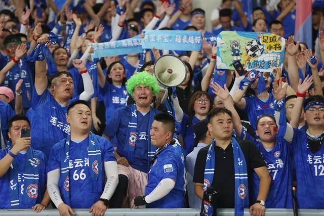 江南山猫队惊险晋级塞北雄鲨队，板球大师赛上演关键失误成转折！精神属性拉满的简单介绍