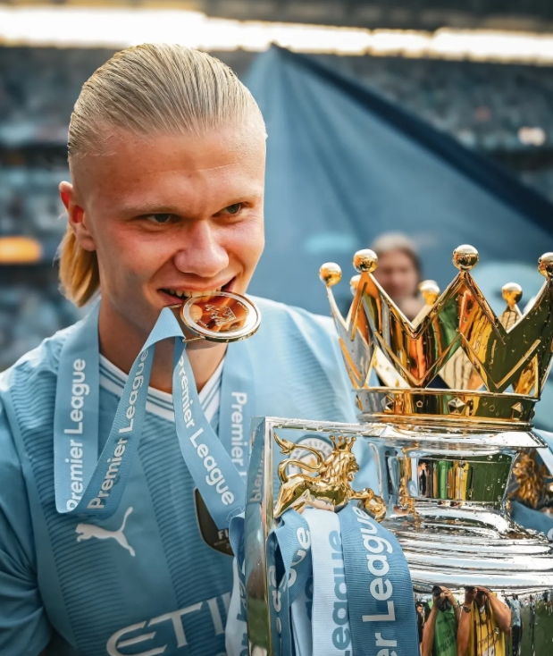 哈兰德迎来三赛季出色发挥，C9观众热烈欢呼！观众掌声雷动的简单介绍