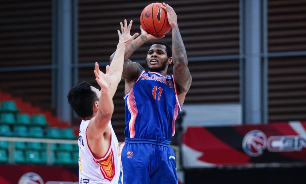 包含深圳男篮训练开放日，赛前篮板制胜引欢呼，NBA总决赛在即，球队文化再被提及的词条